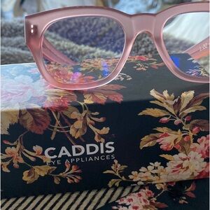 NWT Pink mat CADDIS readers 1.0 in box with matching silk case. Smoke free home